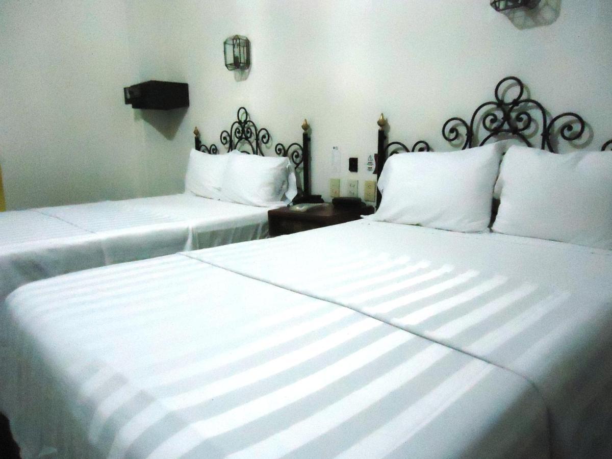 Hotel Concierge Plaza Colima Esterno foto