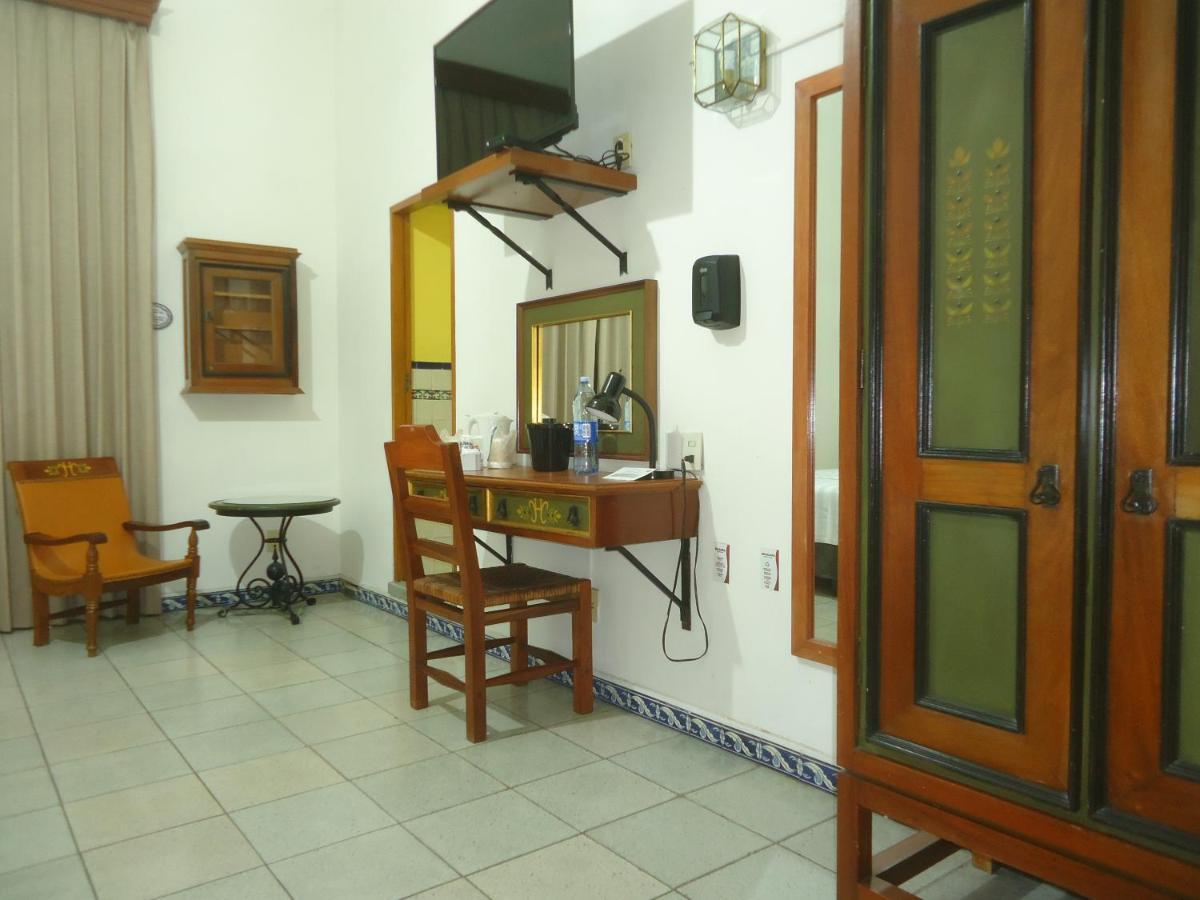 Hotel Concierge Plaza Colima Esterno foto