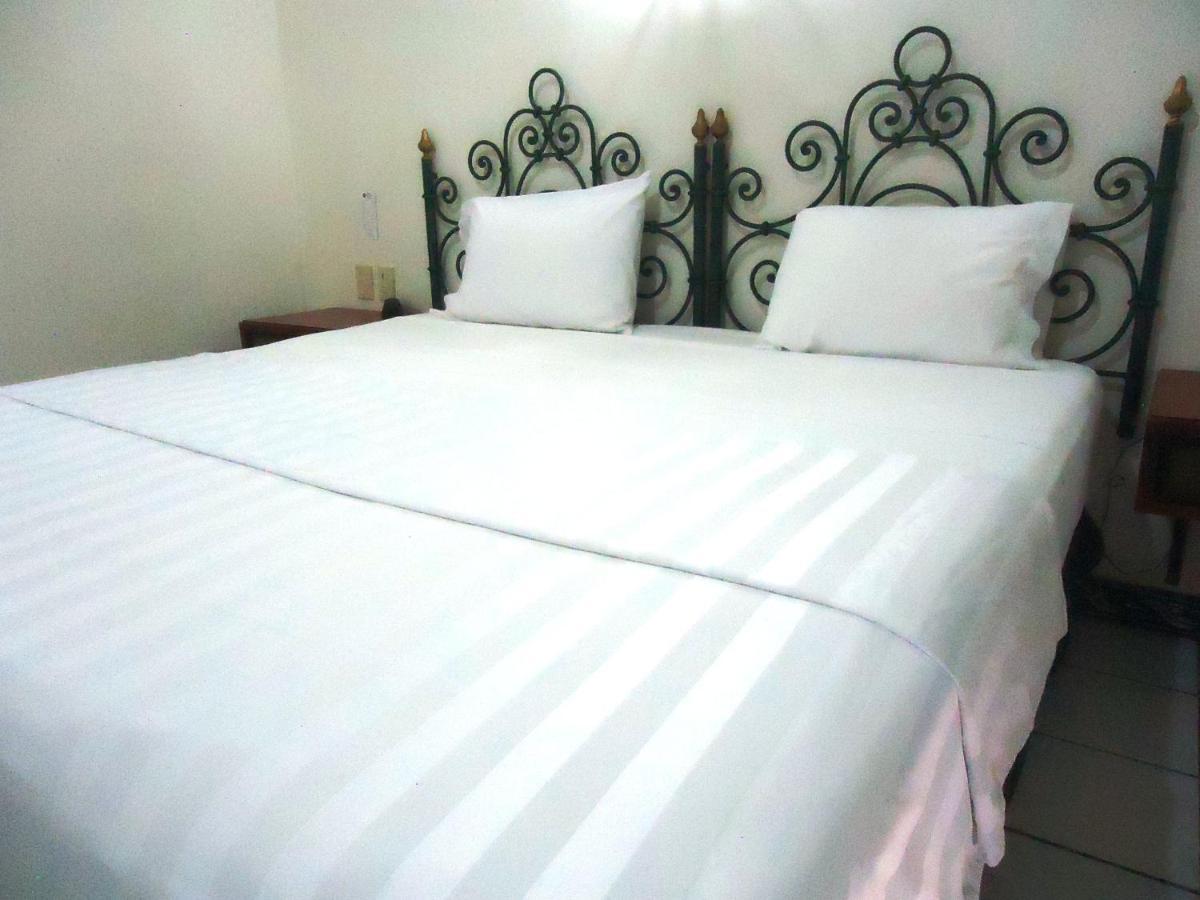 Hotel Concierge Plaza Colima Esterno foto