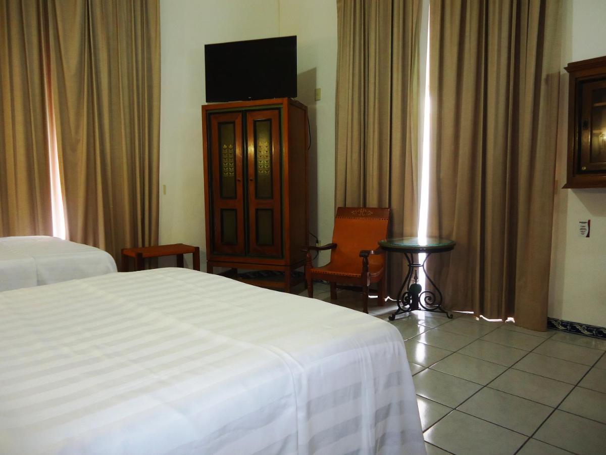 Hotel Concierge Plaza Colima Esterno foto