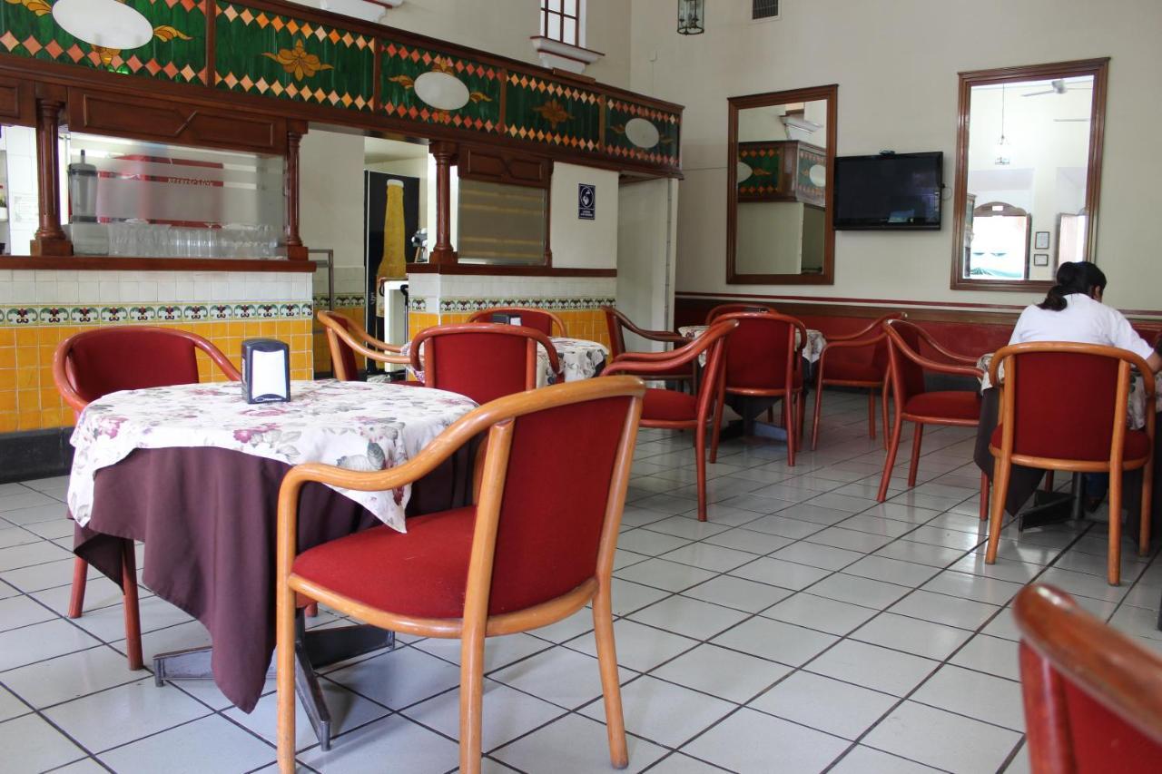 Hotel Concierge Plaza Colima Esterno foto