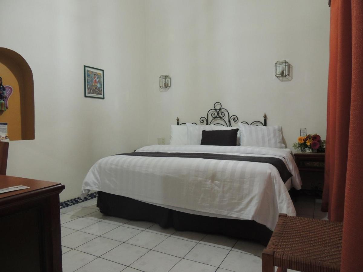 Hotel Concierge Plaza Colima Esterno foto
