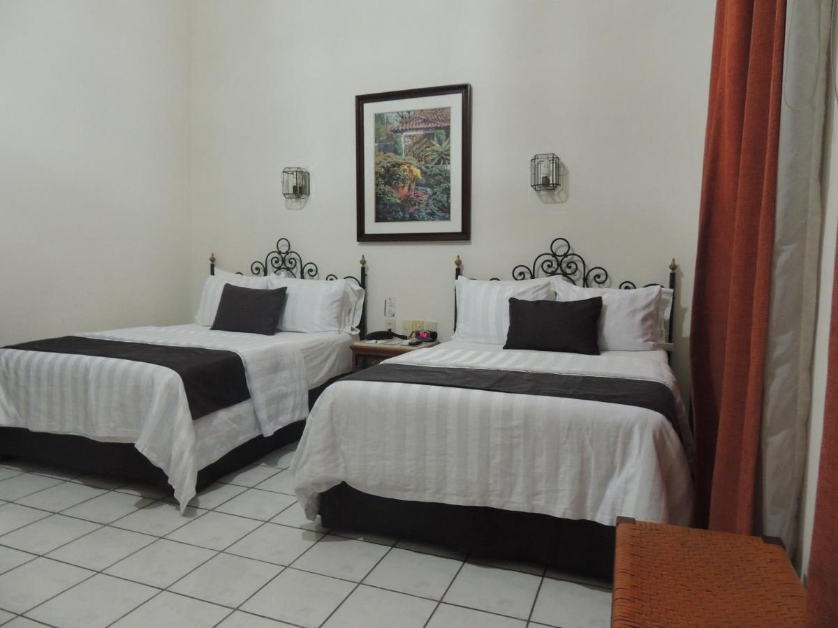 Hotel Concierge Plaza Colima Esterno foto