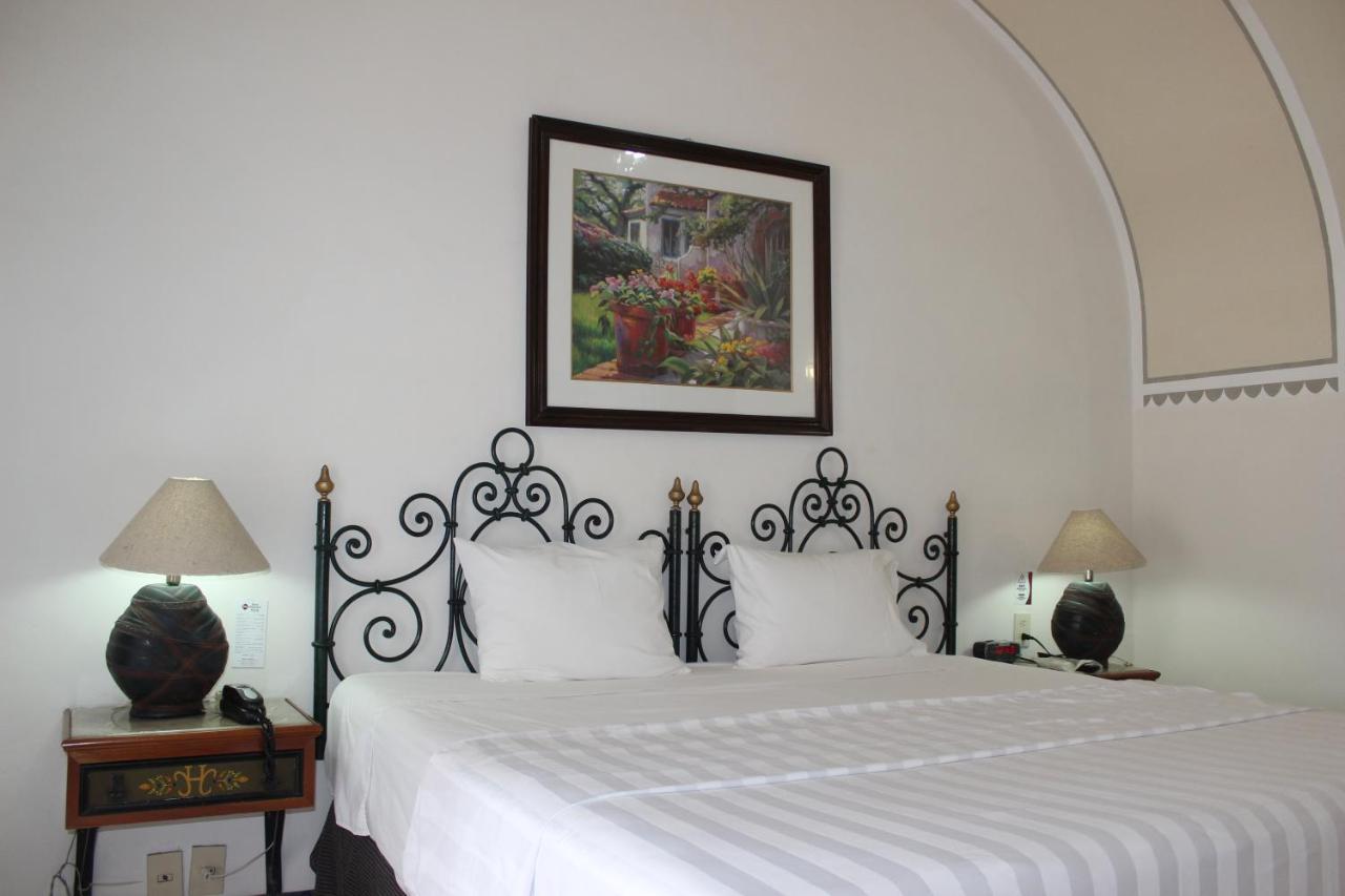 Hotel Concierge Plaza Colima Esterno foto