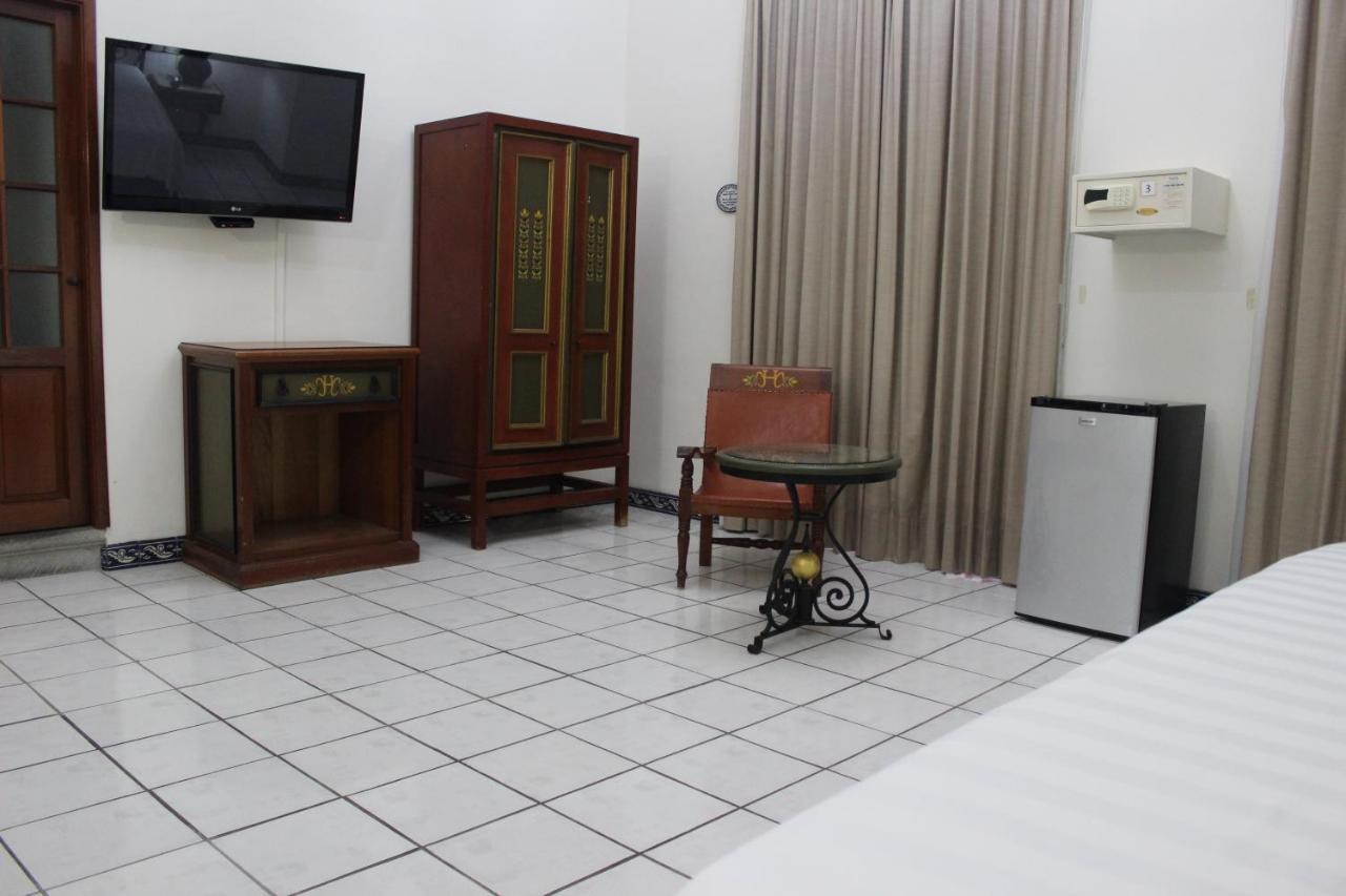 Hotel Concierge Plaza Colima Esterno foto